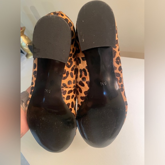 Leopard flats! Barely worn - Picture 3 of 6